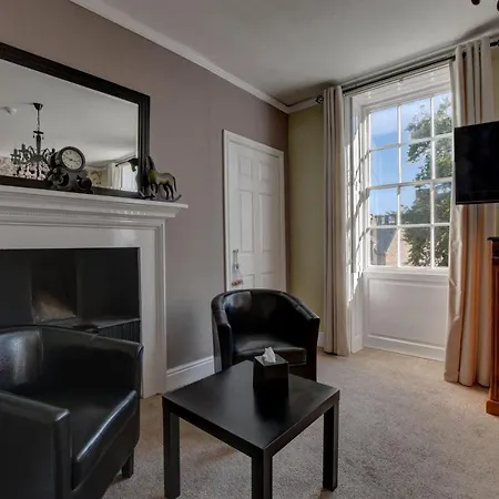 White Linen Whitby, Only Penzion 4*