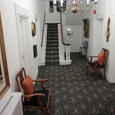 White Linen Whitby, Only ゲストハウス