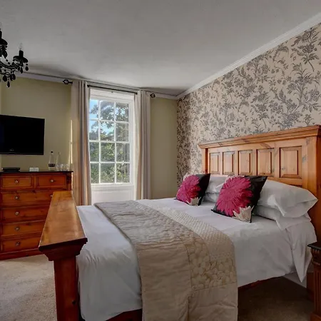 White Linen Whitby, Only Pensjonat 4*