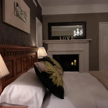 ゲストハウス White Linen Whitby, Only 4*