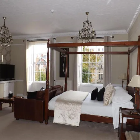 White Linen Whitby, Only 4*